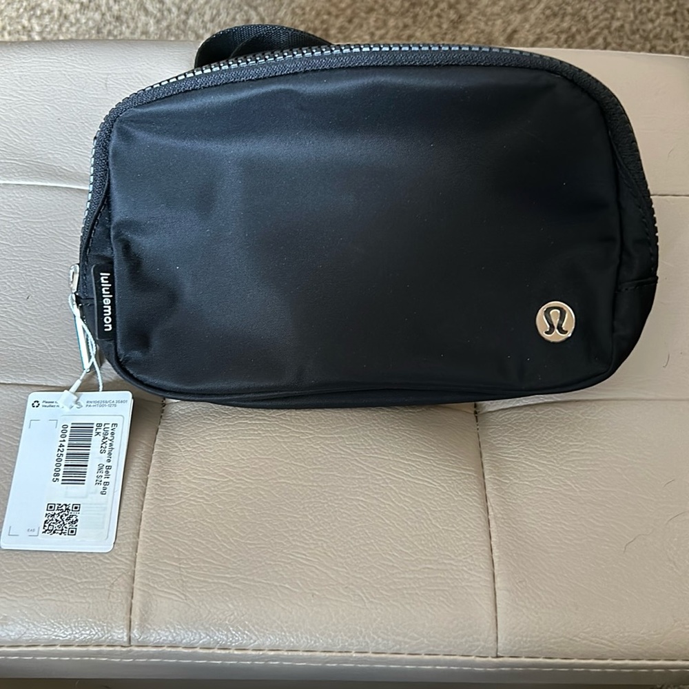 Lulu Everywhere Belt Bag 1L.